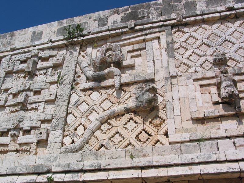 uxmal-serpiente-detalle-552