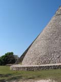 uxmal--escalera-495