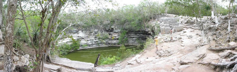 pano-chichen-cenote