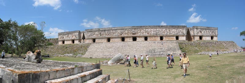 pano-uxmal-jaguares