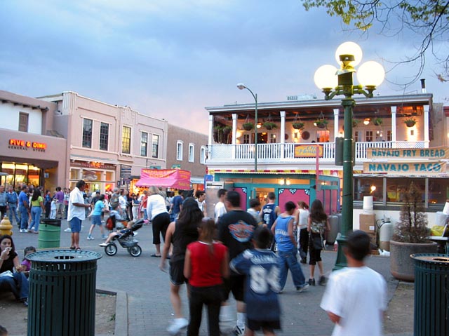 fiesta-plaza-stands-006