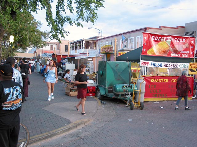 fiesta-plaza-stands-173