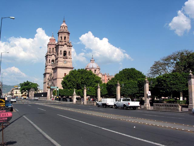 morelia-catedral-spires-038