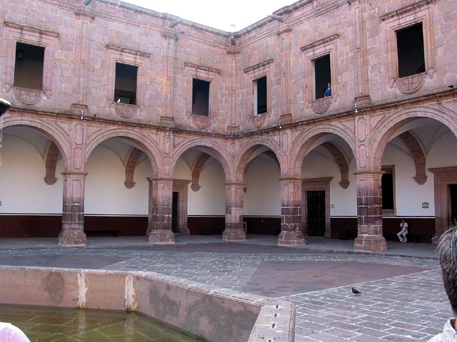 morelia-courtyard-C-106
