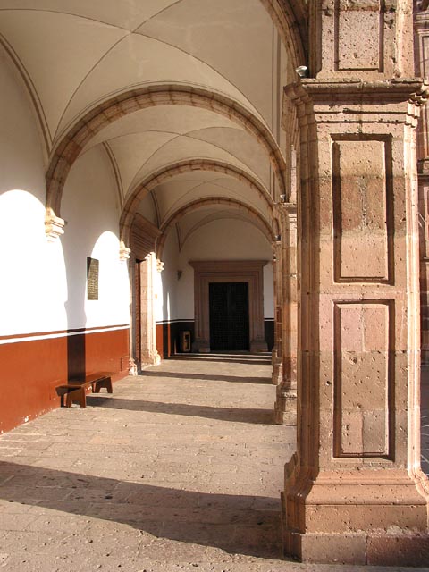morelia-courtyard-walk-A-104