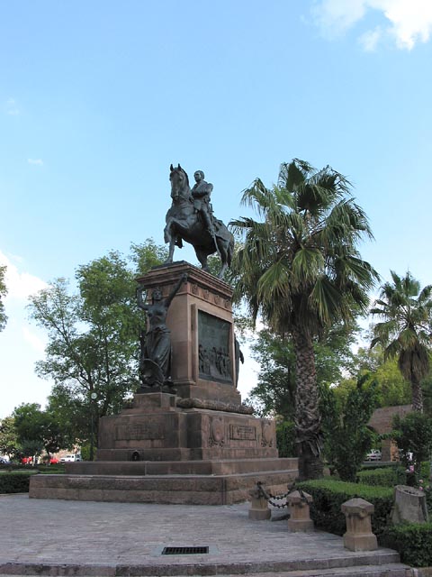 morelos-statue-079