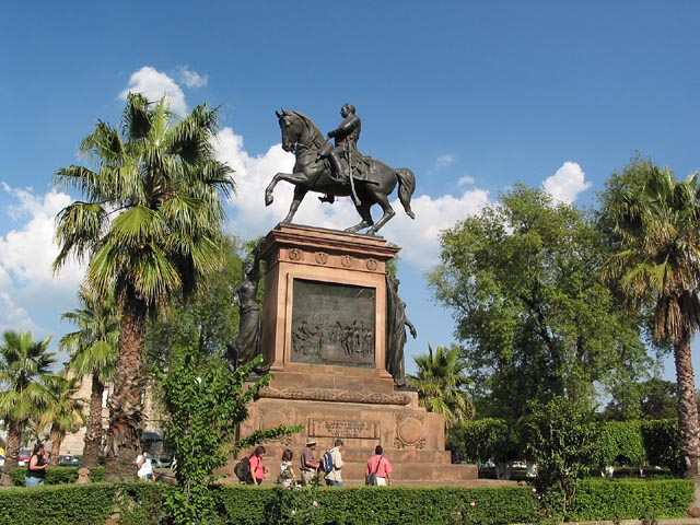 morelos-statue-082