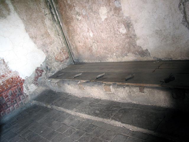 monastery-inodoro-113