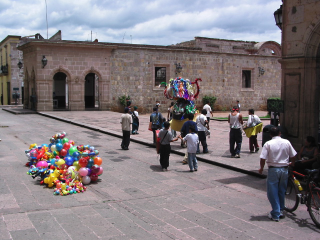 morelia04-calle-globos_295.jpg