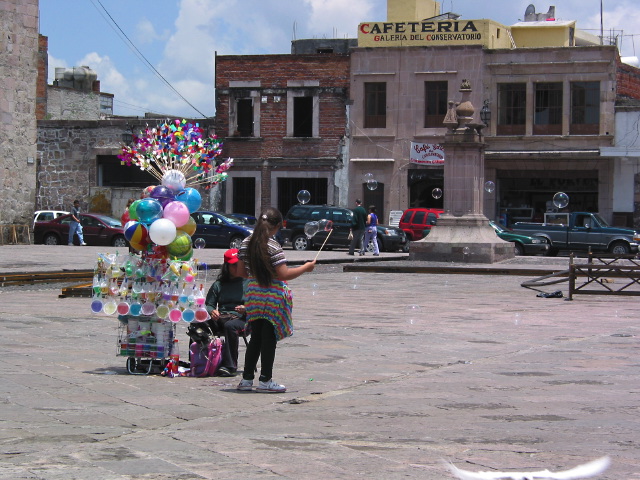 morelia04-calle-globos_296.jpg