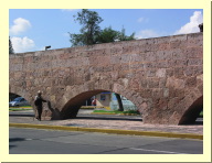 morelia04-gente-acueducto_2682.jpg