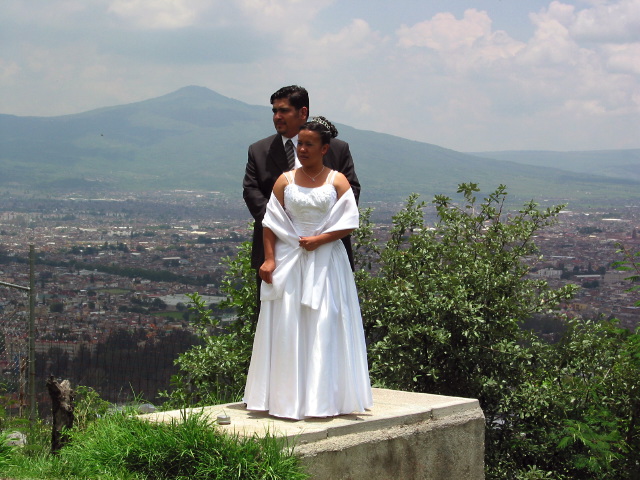 morelia04-bandera-boda_316.jpg