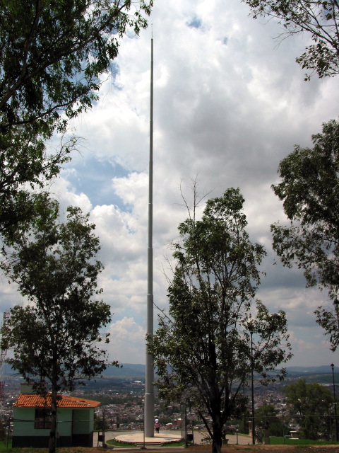 morelia04-bandera-mon#F3_6.jpg