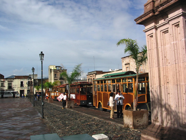 morelia04-calle-tranv#F307.jpg