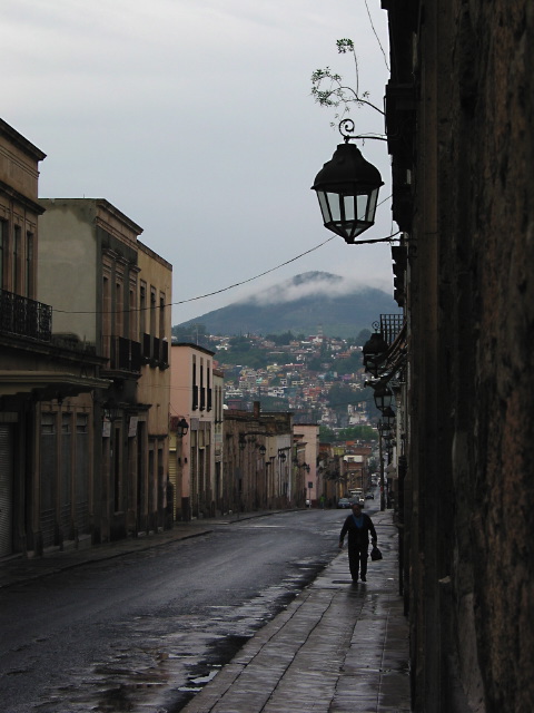 morelia04-callemanana_2906.jpg