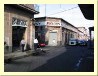 morelia04-calle-limpiando_2875.jpg