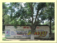 morelia04-tzintzuntzan-letrero_2190.jpg