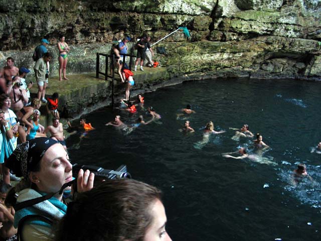 cenote-tzidnup-bathers-0425
