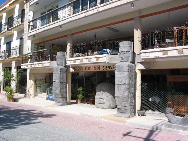 hotel-stone-statue-blocks-0476
