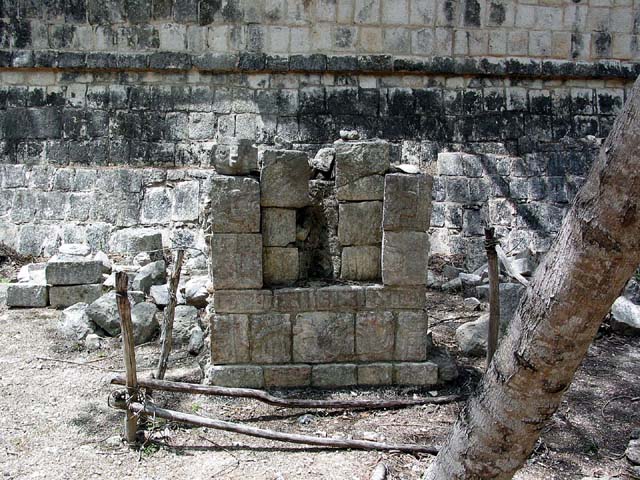 chchen-itza-1-of-3-0366
