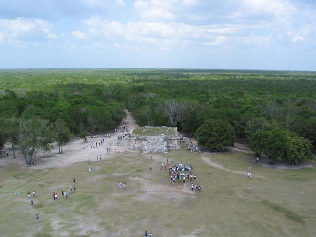 chchen-itza-pyramid-topview-0392