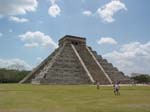chchen-itza-pyramid-d-0386